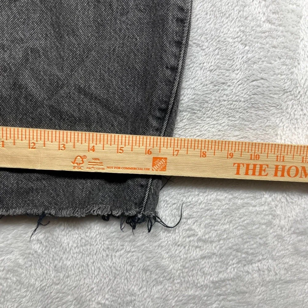 Levi's Straight Jeans Gray Denim Distressed Frayed Hem Button Fly‎ Classic 32X26